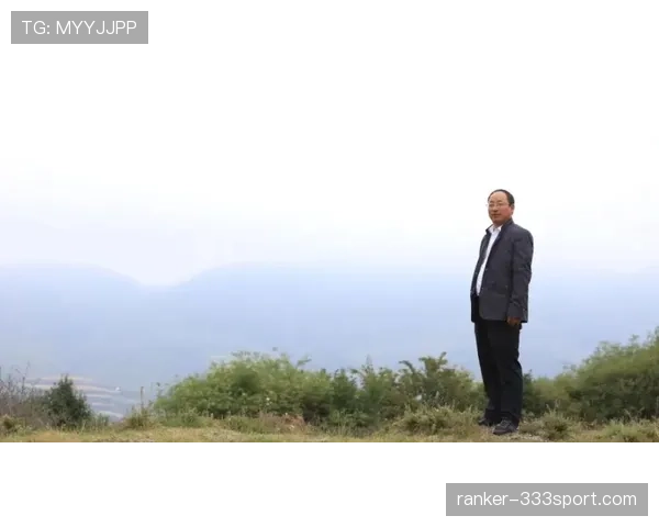 掌敏洁今早一条动态,床头那只皮箱比我半年工资还值 掌敏洁今早一条动态,床头那只皮箱比我半年工资还值